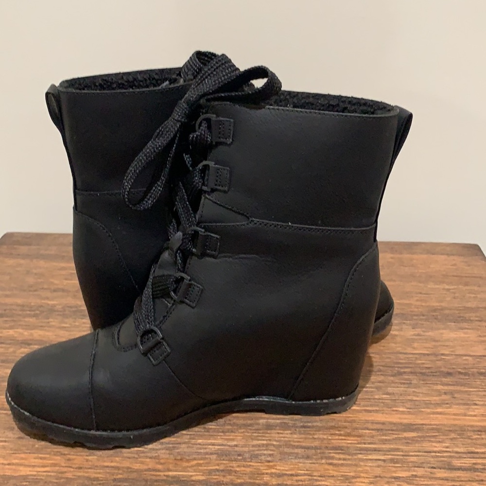 Universal Thread Wedge Boots - Picture 4 of 4